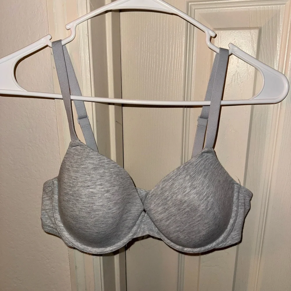 Auden Gray T-Shirt Bra with Molded Cups 36B worn only 2 times